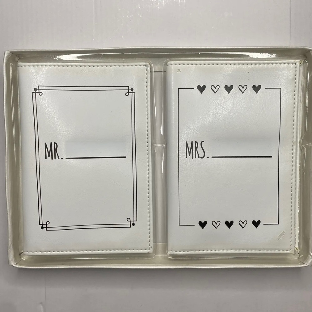 ICING MR. MRS. PASSPORT HOLDER COVER TRAVEL WEDDING NEWLY WEDS 2 PACK HONEYMOON